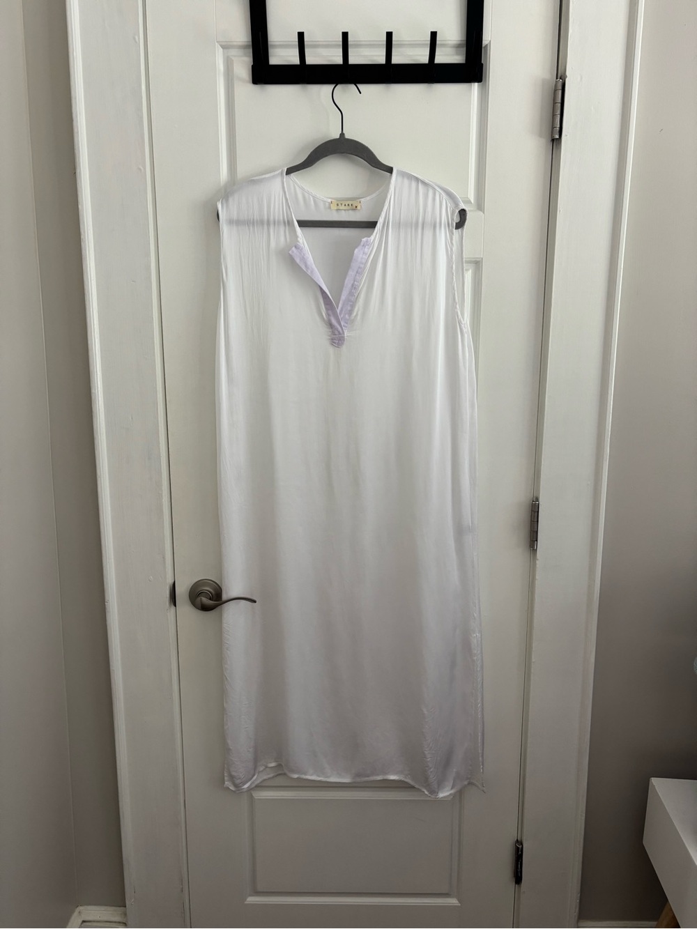 Lightweight White Sleeveless Midi Dress by StarkX